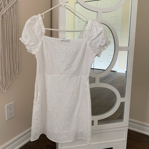 White mini dress - Picture 2 of 4